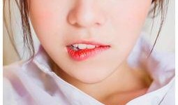 娱乐吃瓜酱送口红视频下载,美妆达人教你轻松get唇色新潮流